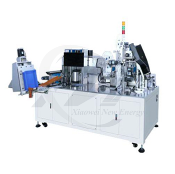 Cylindrical cell labeling machine for battery Production